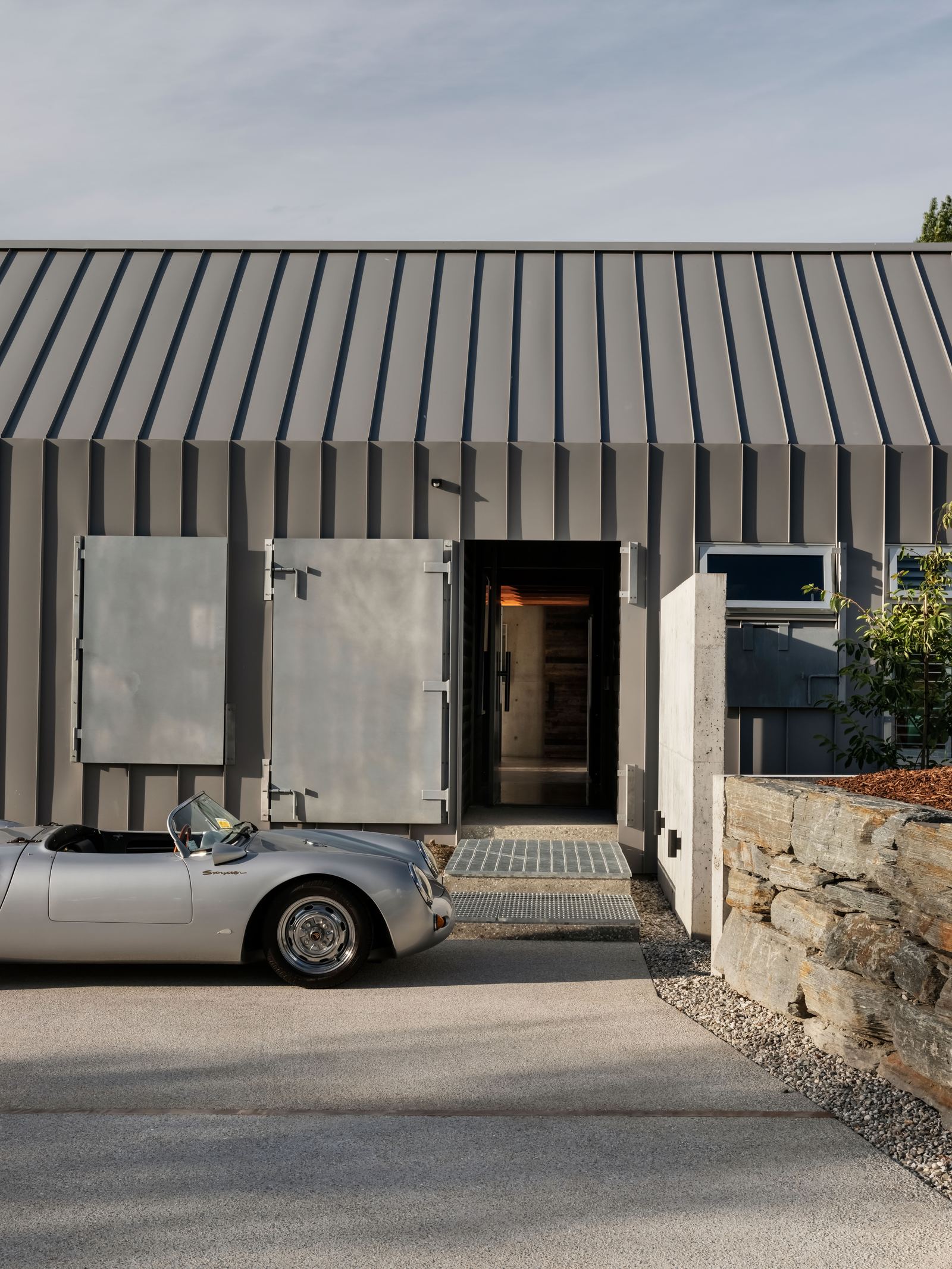 Lake House, Arrowtown – three-pod home with sheltered courtyards by AW Architects