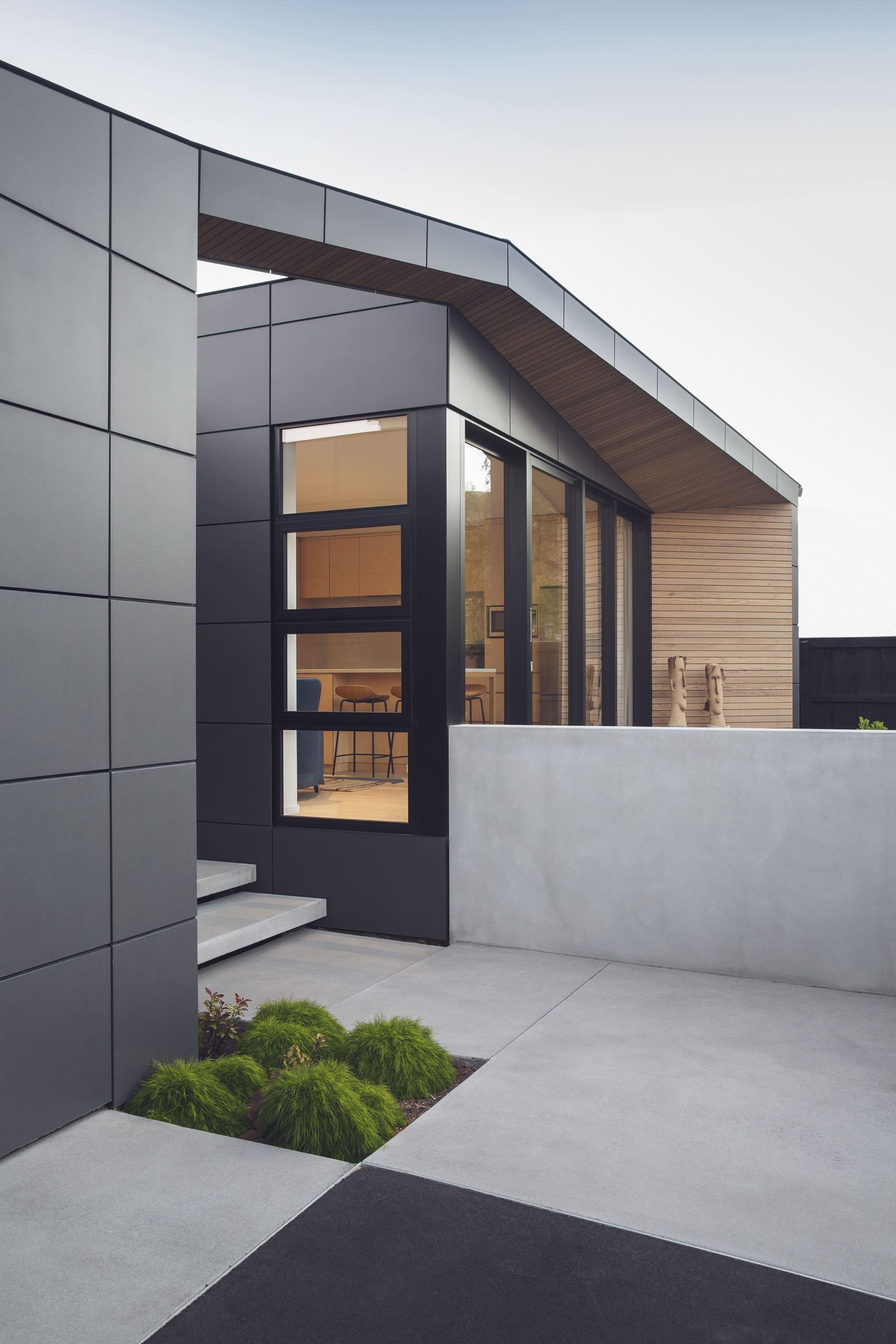 Sumner Suburban Cottage – prefabricated Christchurch home with oak floors and birch interiors by AW Architects – image 4