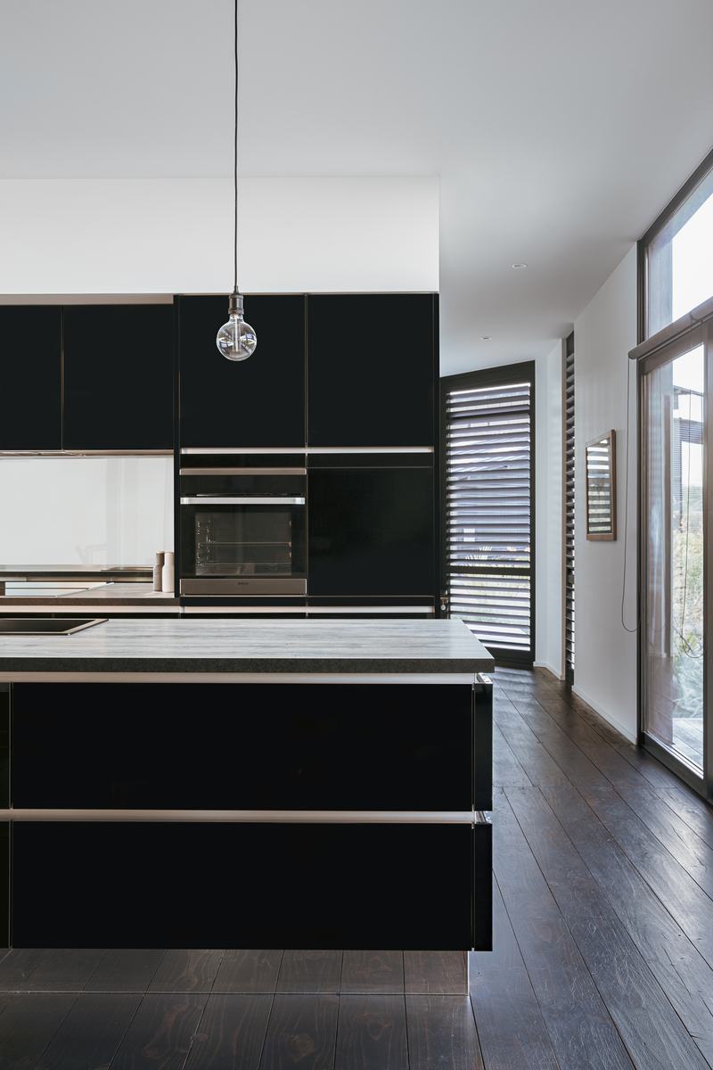 North Canterbury House – prefabricated rural home following the landscape by AW Architects – image 8