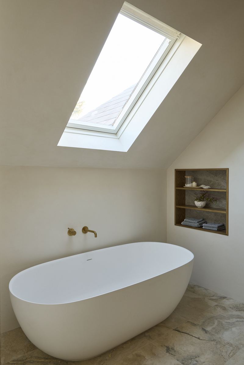 Ōhoka Renovation – aged oak, quartzite and brass interiors in an updated 1994 North Canterbury home by AW Architects – image 9