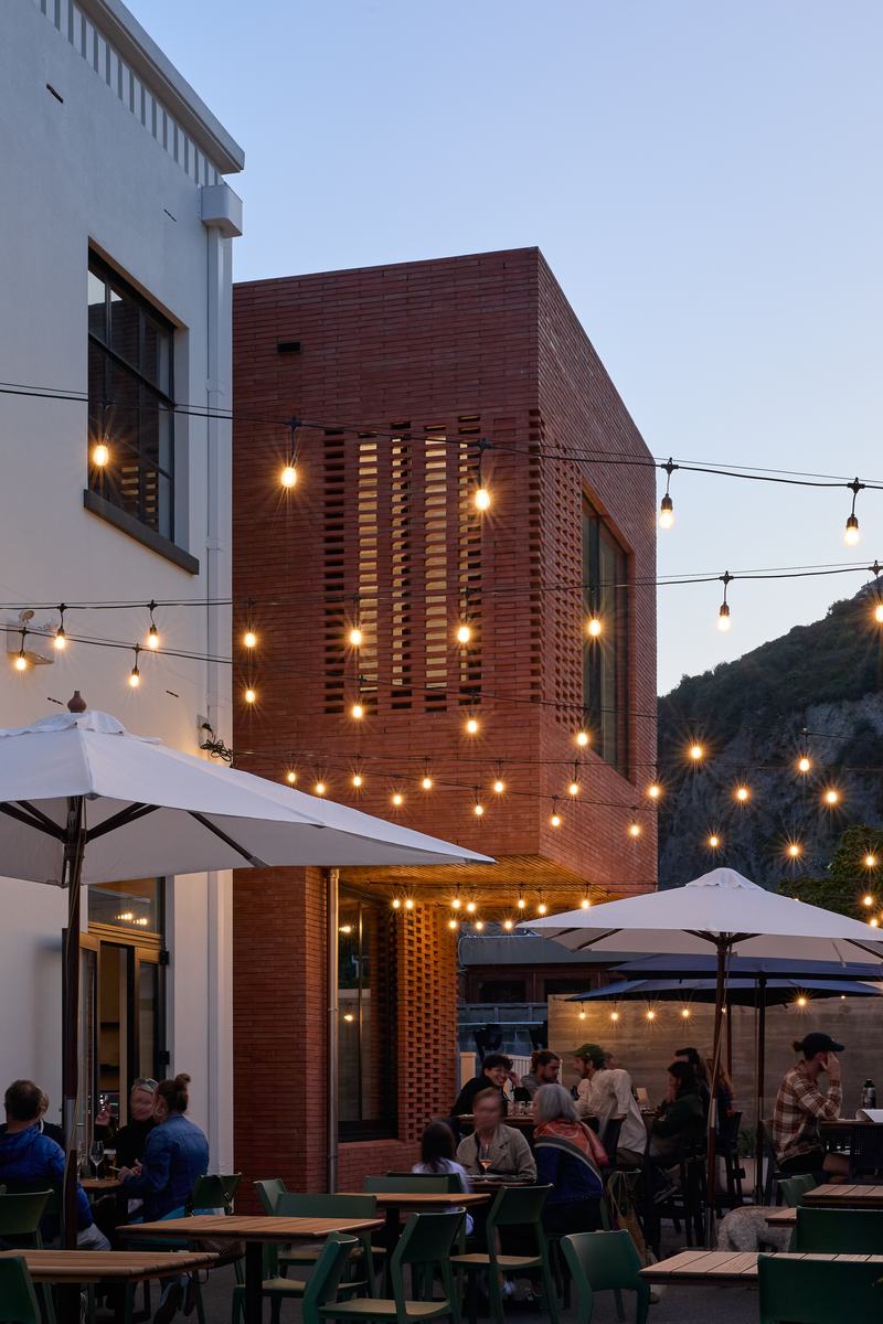 Sumner Post Office – 1938 heritage building revitalised as a hospitality venue by AW Architects – image 9
